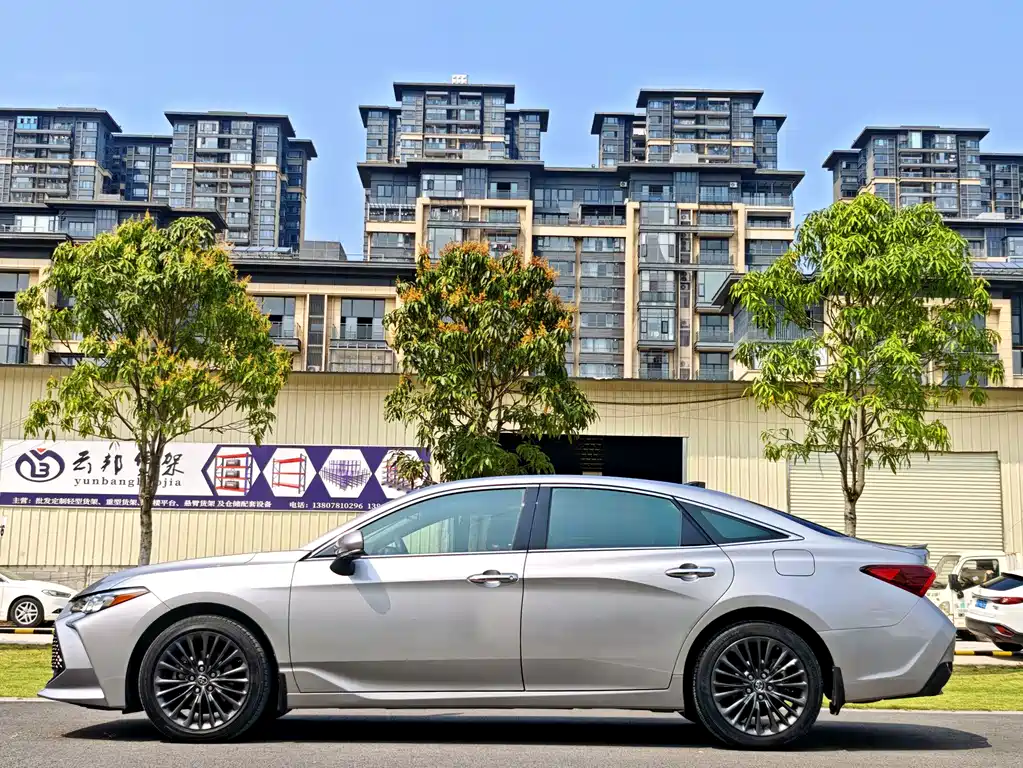 Toyota Avalon 2019 — фото 9