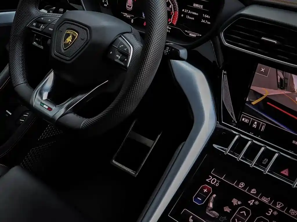 Lamborghini Urus 2020 — фото 6