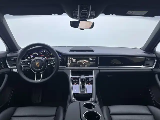Porsche Panamera 2018 — фото 11