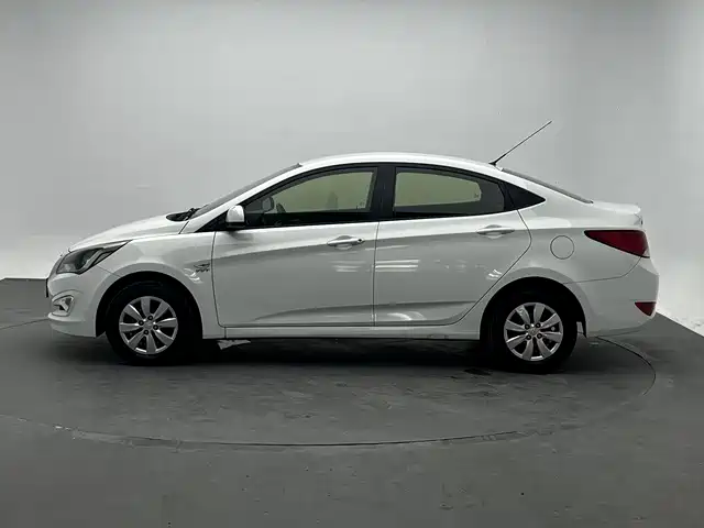 Hyundai Verna 2015 — фото 4