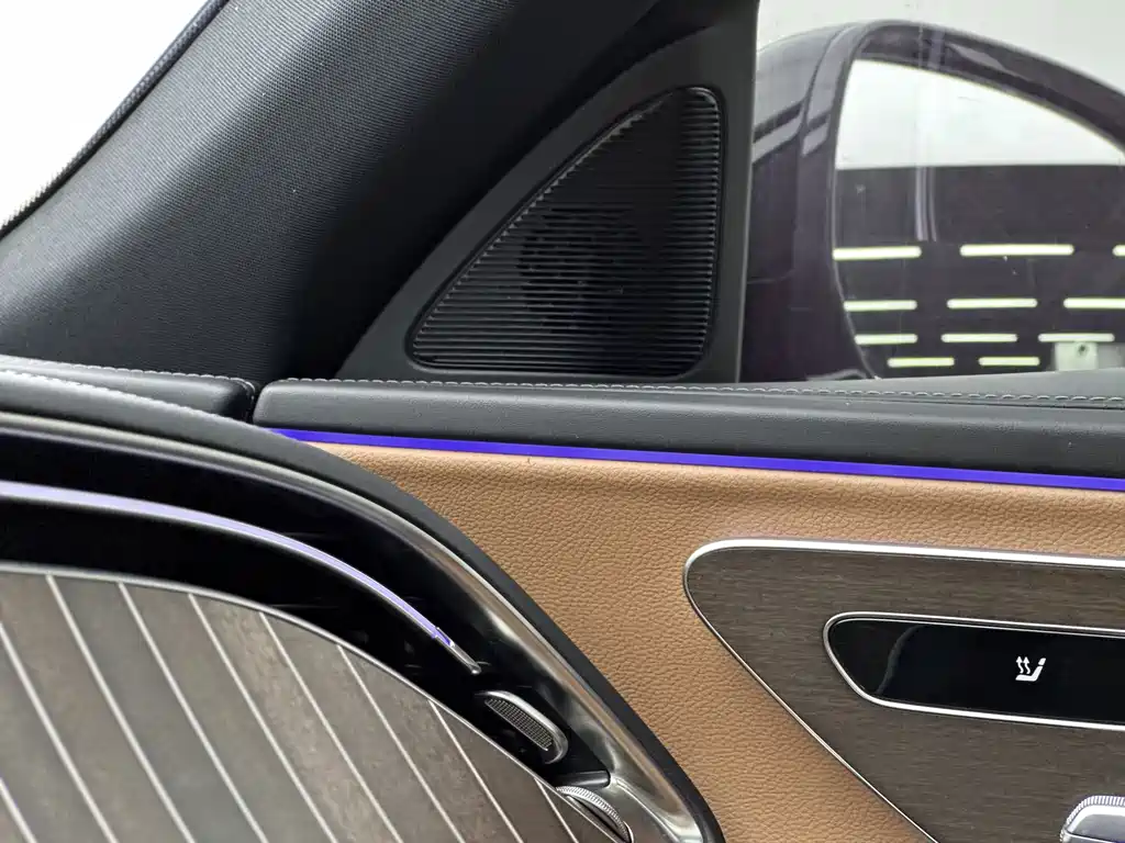 Mercedes-Benz E-Class 2025 — фото 16