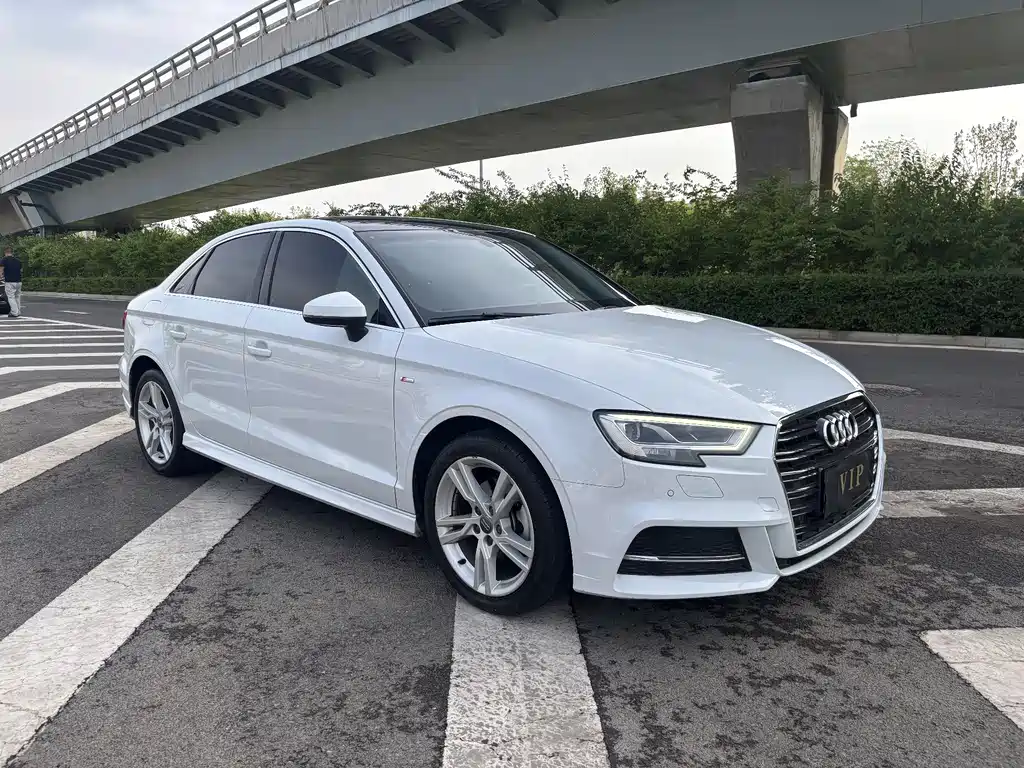 Audi A3 2019 — фото 3