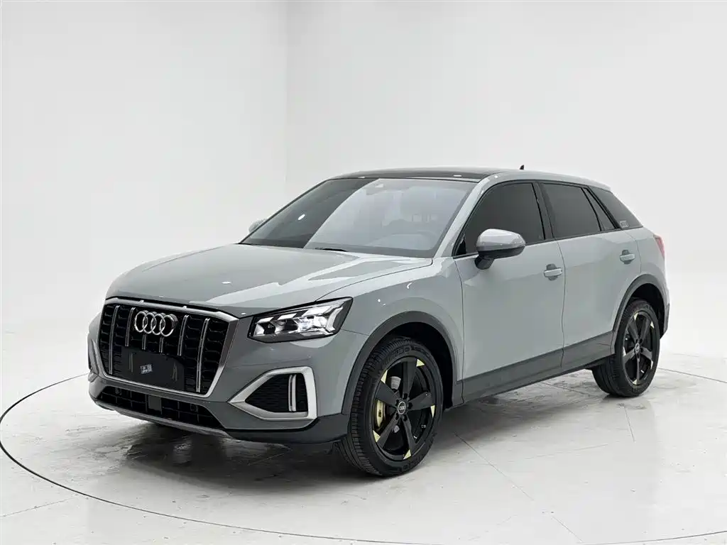 Audi Q2L 2021 — фото 1