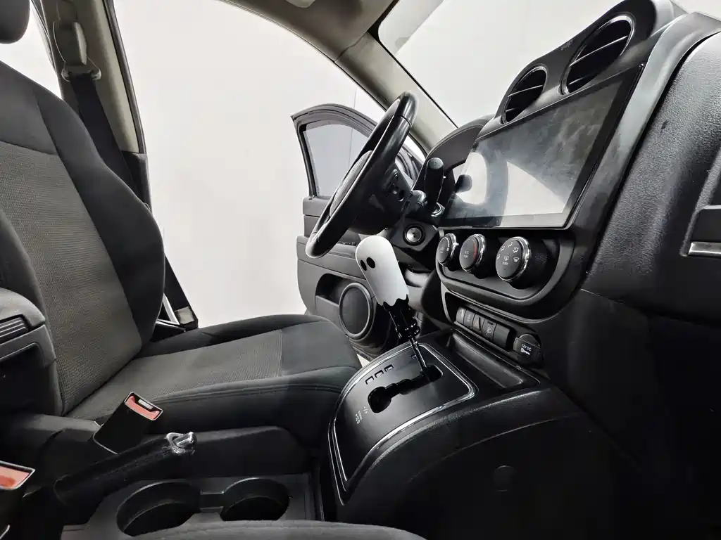 Jeep Compass 2012 — фото 15