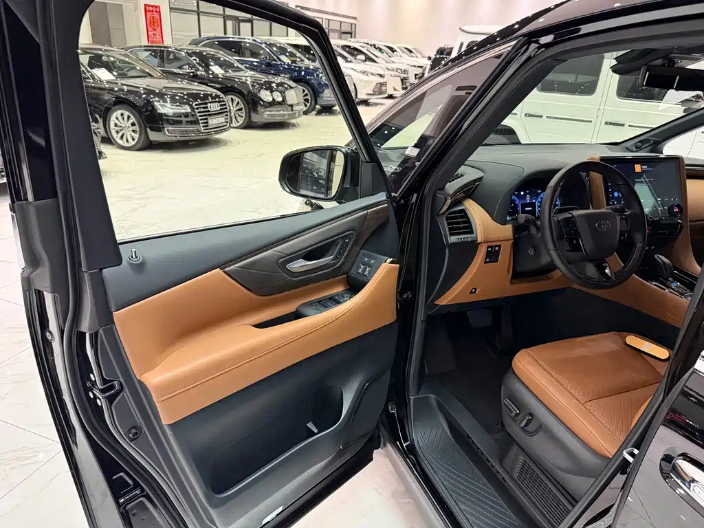 Toyota Alphard 2025