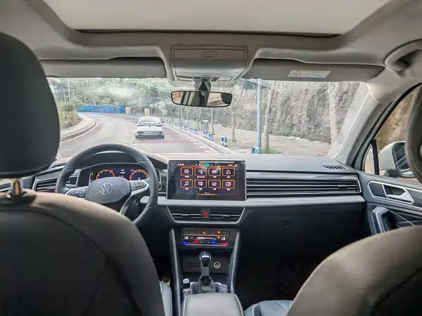 Volkswagen Tiguan L 2024