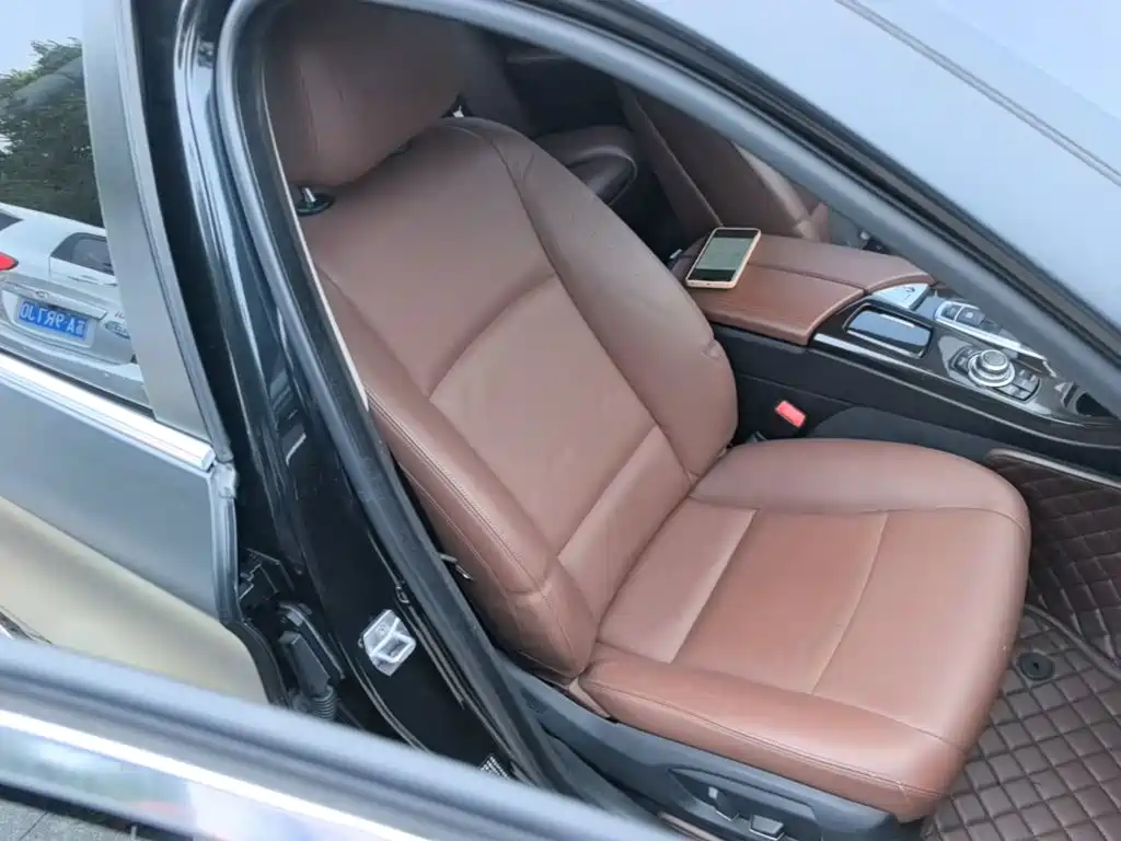 BMW 5 Series 2015 — фото 25
