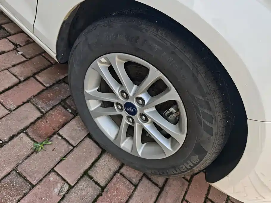 Ford Escort 2019
