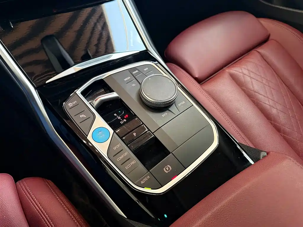 BMW i3 2024 — фото 11