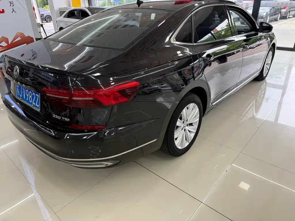 Volkswagen Passat 2019 — фото 15