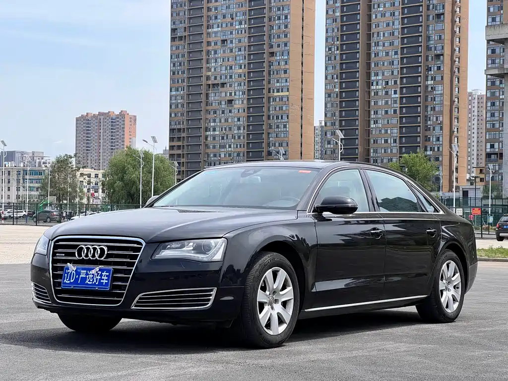 Audi A8 2015 — фото 1