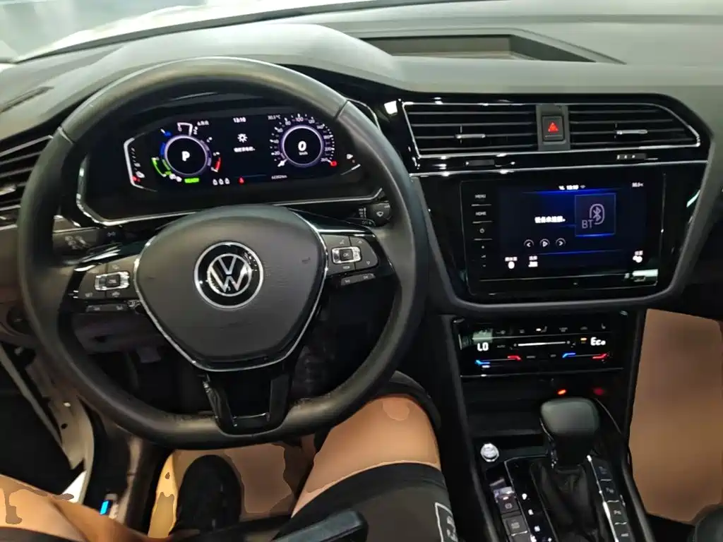Volkswagen Tiguan L PHEV 2021 — фото 10