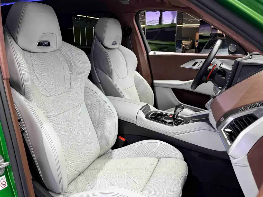 BMW XM 2024 — фото 10