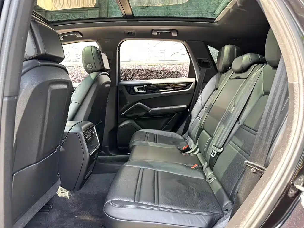 Porsche Cayenne 2018 — фото 11
