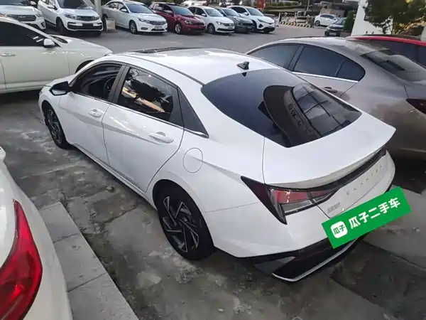 Hyundai Elantra 2023