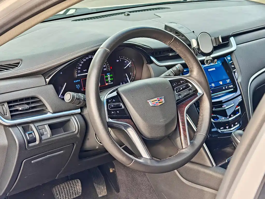 Cadillac XTS 2019 — фото 12
