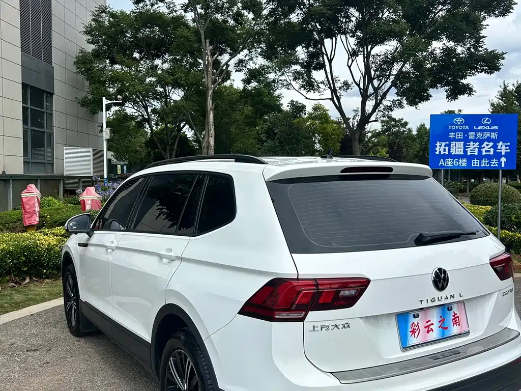 Volkswagen Tiguan L 2021 — фото 17