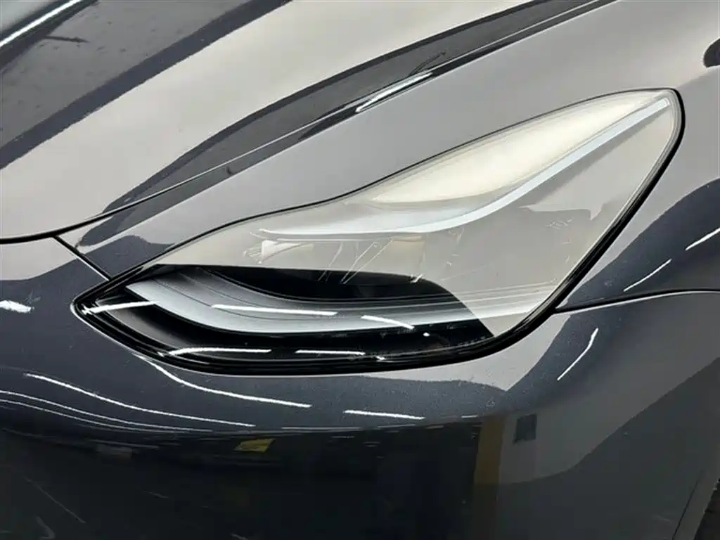 Tesla Model Y 2024 — фото 10