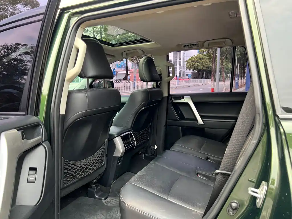 Toyota Prado 2019 — фото 11