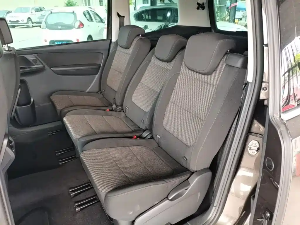 Volkswagen Sharan 2017 — фото 17
