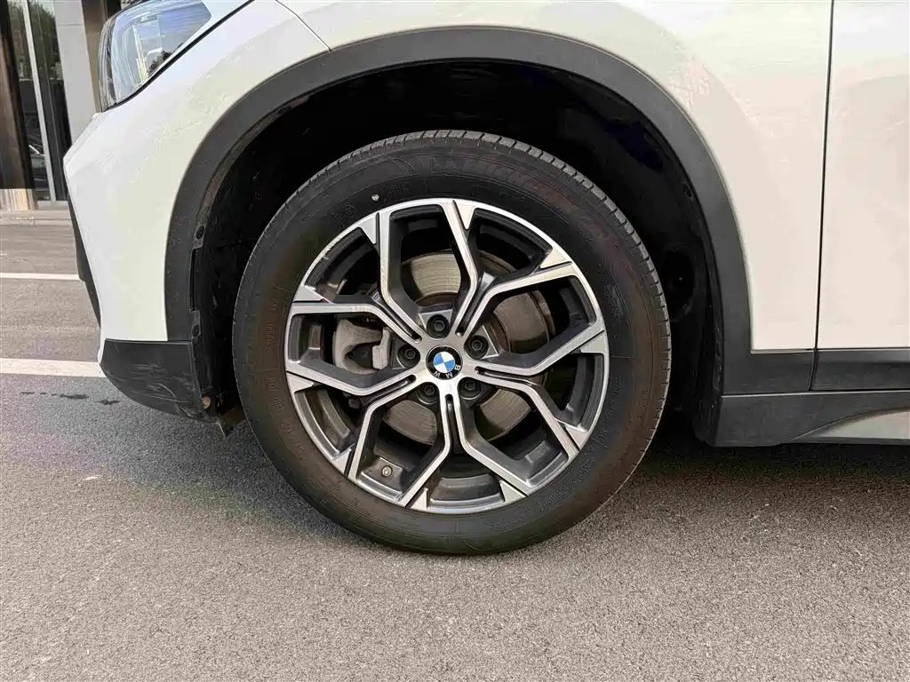 BMW X1 2021 — фото 4