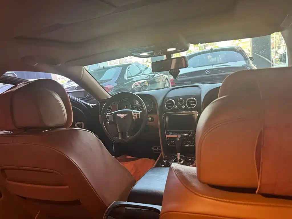 Bentley Flying Spur 2014 — фото 18