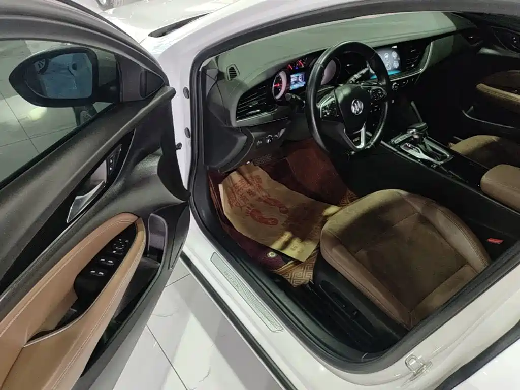 Buick Regal 2018 — фото 16