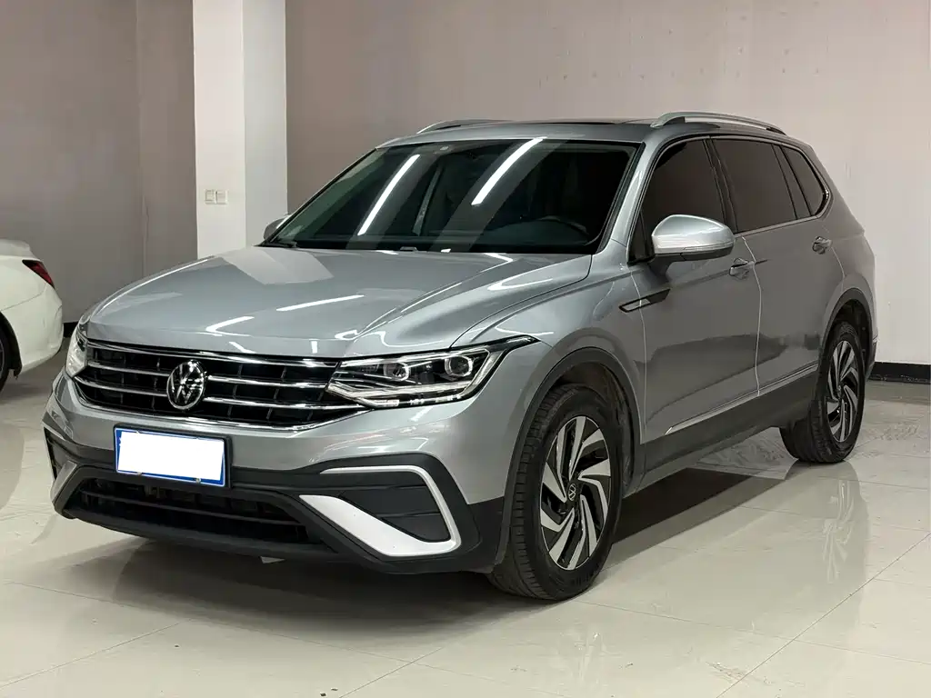 Volkswagen Tiguan L 2021 — фото 1