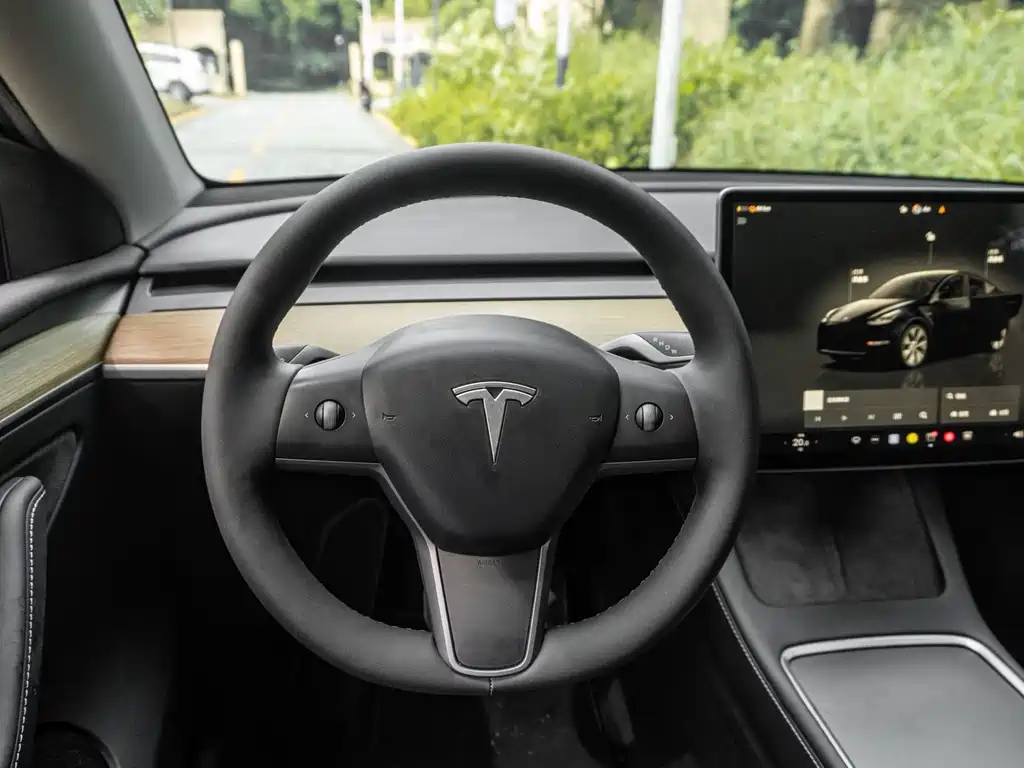 Tesla Model Y 2022 — фото 11
