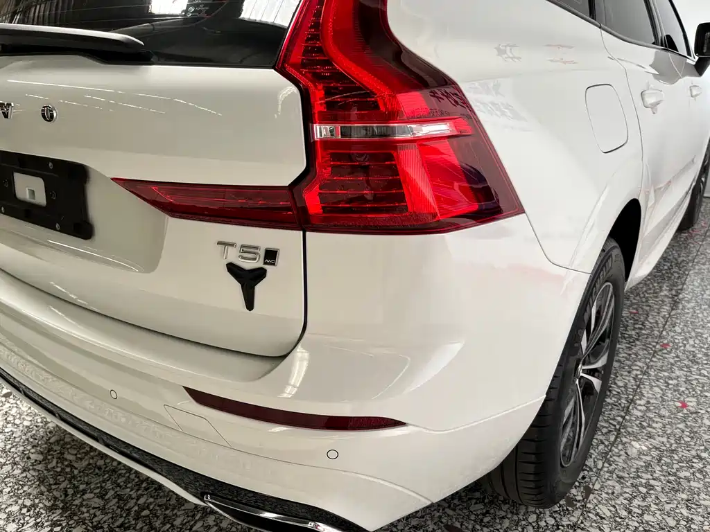 Volvo XC60 2020 — фото 18