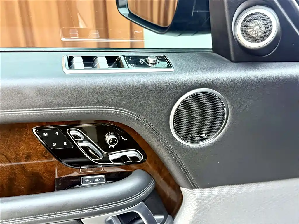 Land Rover Range Rover 2020 — фото 14