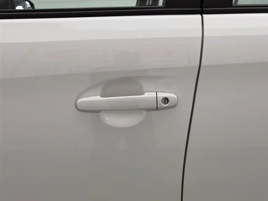 Toyota Yaris L 2021 — фото 18