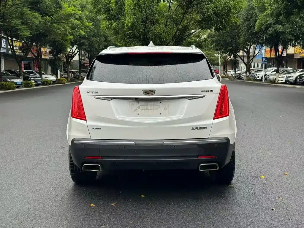 Cadillac XT5 2017 — фото 5