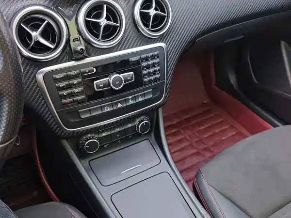 Mercedes-Benz A-Class 2015