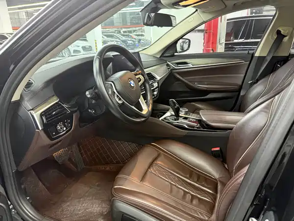 BMW 5 Series 2019