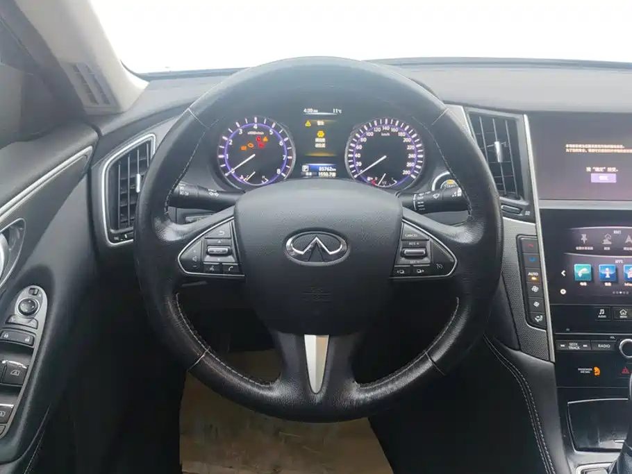 Infiniti Q50L 2017 — фото 15