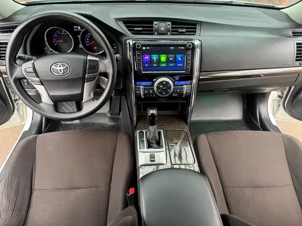 Toyota Reiz 2013