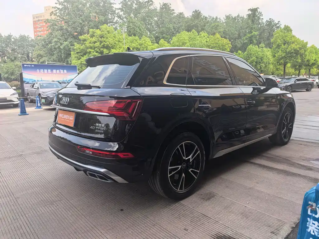 Audi Q5L 2023 — фото 10