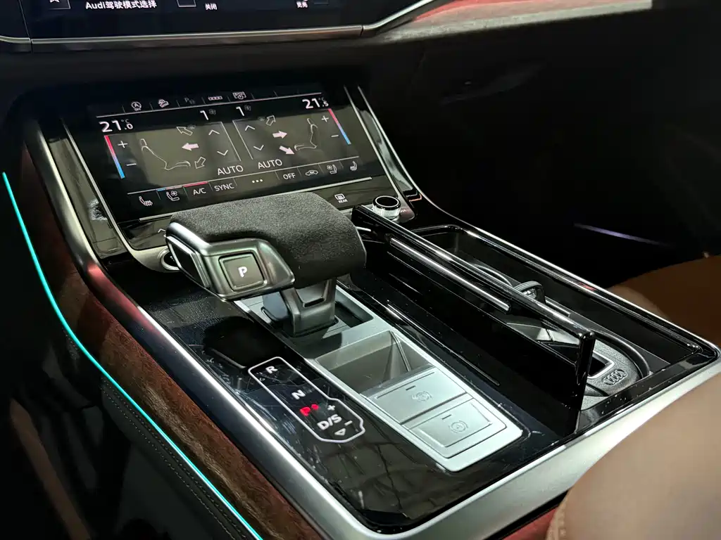 Audi Q7 2024 — фото 14