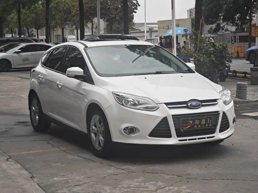 Ford Focus 2013 — фото 3