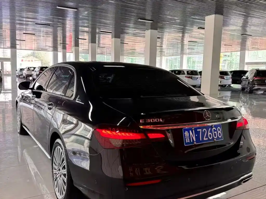 Mercedes-Benz E-Class 2023 — фото 3