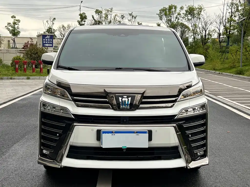 Toyota Vellfire 2023 — фото 2