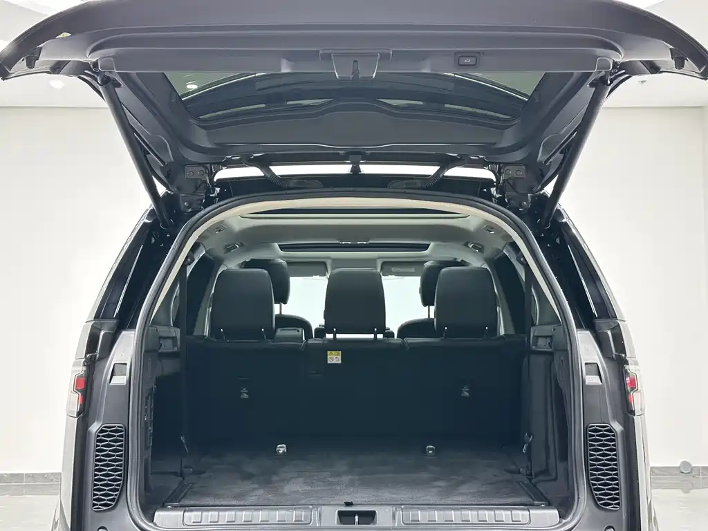 Land Rover Discovery 2022 — фото 22