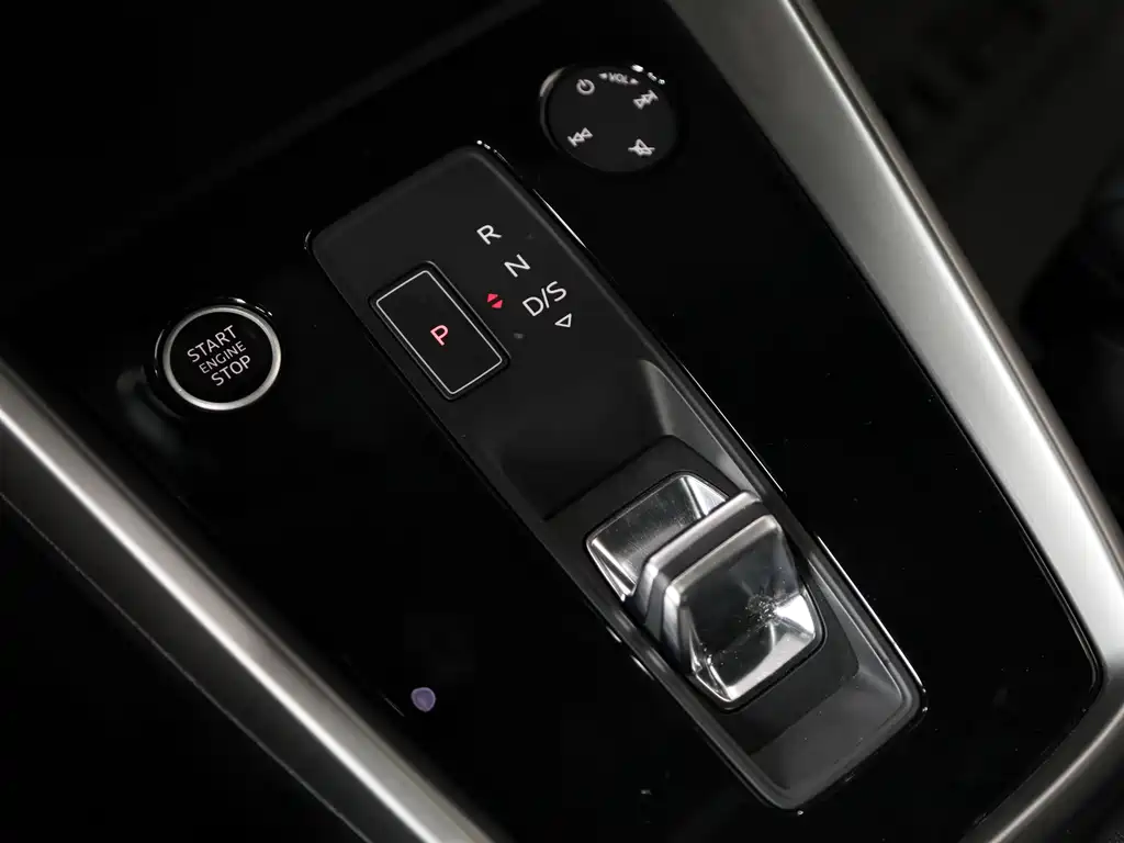 Audi A3 2023 — фото 11