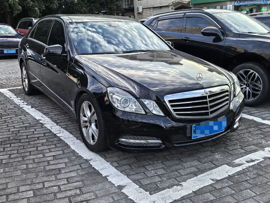 Mercedes-Benz E-Class 2010