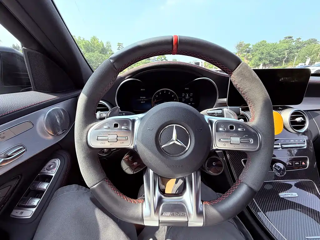Mercedes-Benz C-Class AMG 2022 — фото 11
