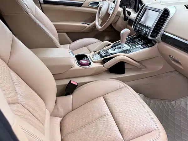 Porsche Cayenne 2012