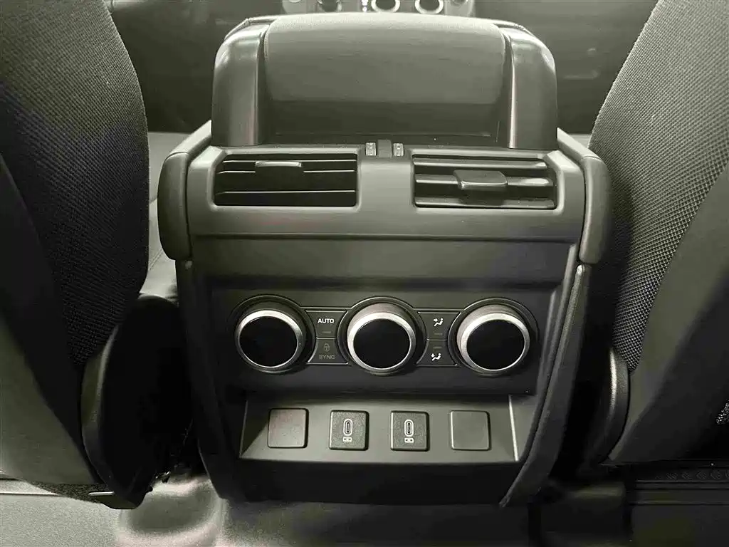Land Rover Defender 2026 — фото 18