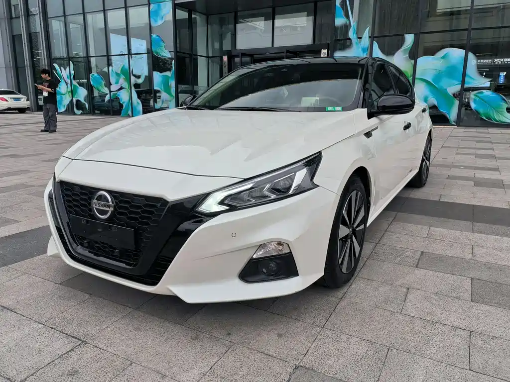 Nissan Teana 2022 — фото 1