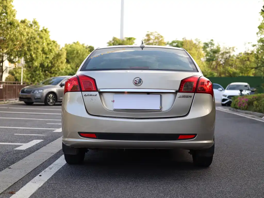 Buick Excelle 2015 — фото 6
